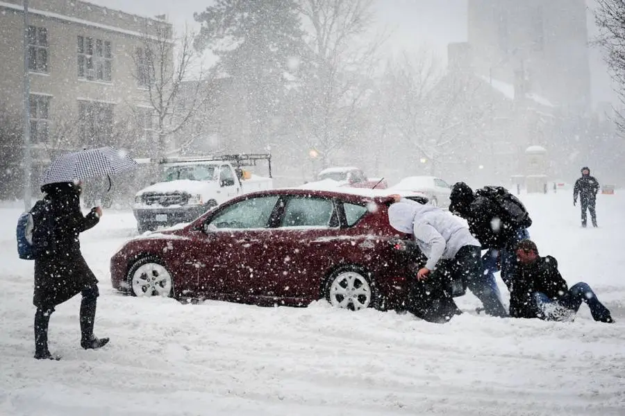 Missouri Drivers Told to Quickly Document Winter Storm Car Damage
