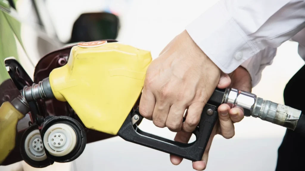 Fuel Prices Surge Why the $5 Diesel Benchmark Threatens to Raise the Cost of Everything