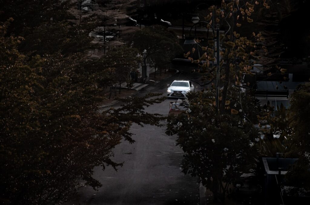 Global Insurance Crisis Hits US Auto Coverage Markets